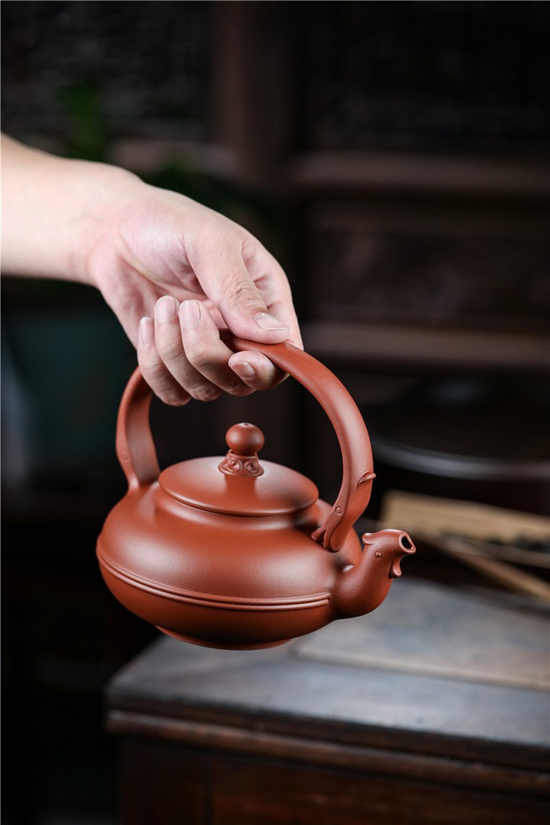 宜兴紫砂壶 I 龙凤呈祥 _ 泥料：红清水泥 _ 容量：550cc