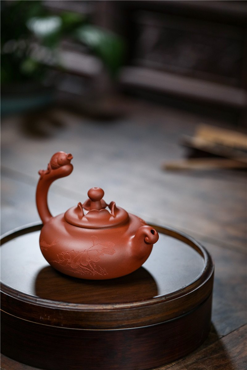 宜兴紫砂壶 I 龙门一跃 _ 泥料：红清水泥 _ 容量：350cc